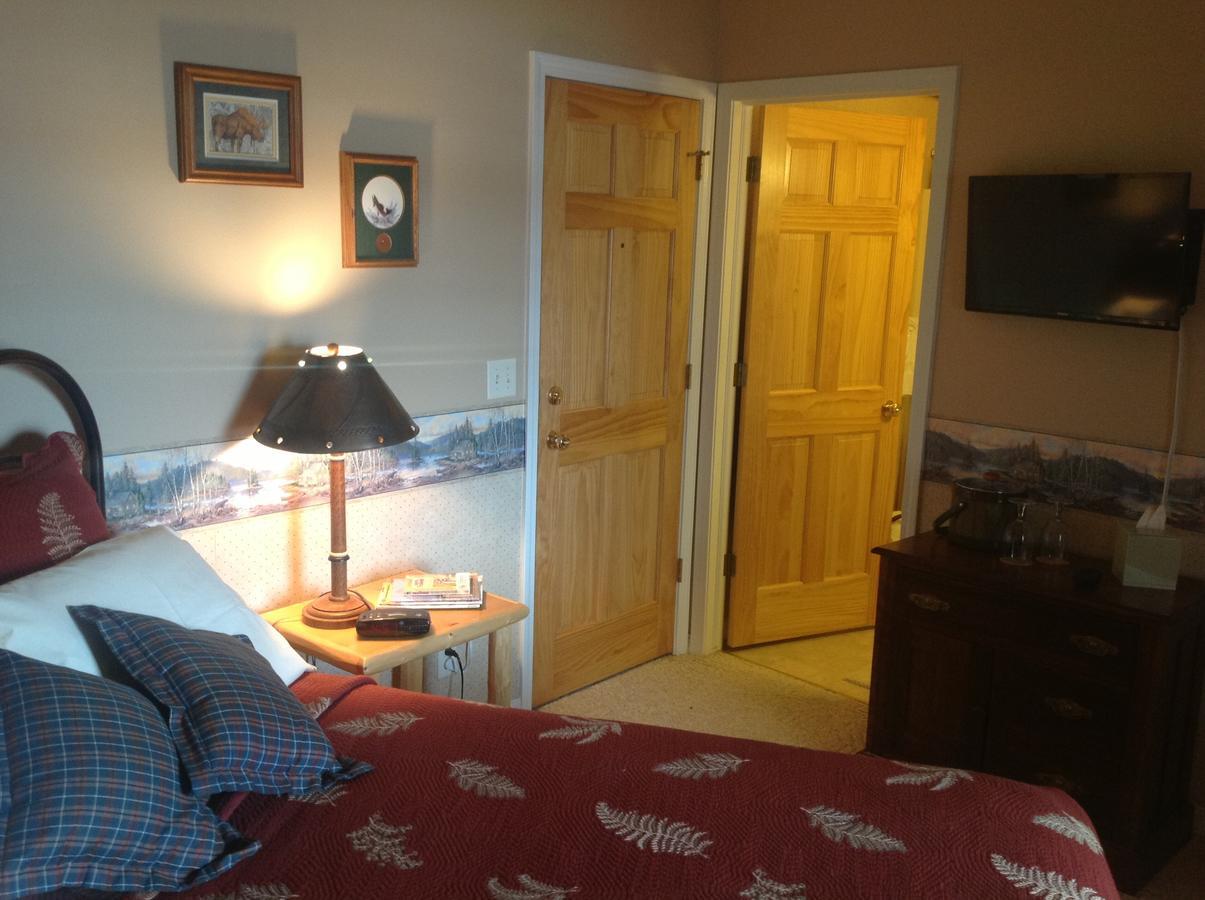 Blue Heron Inn Bed And Breakfast Рексбърг Стая снимка