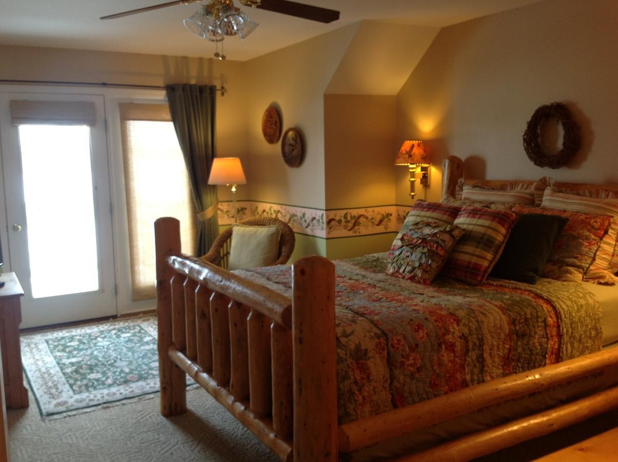 Blue Heron Inn Bed And Breakfast Рексбърг Стая снимка