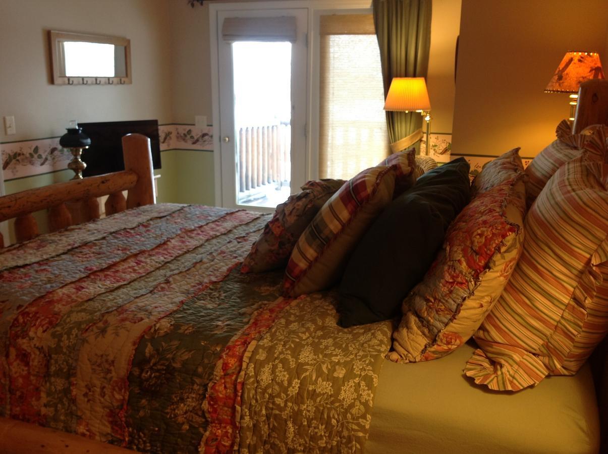 Blue Heron Inn Bed And Breakfast Рексбърг Стая снимка