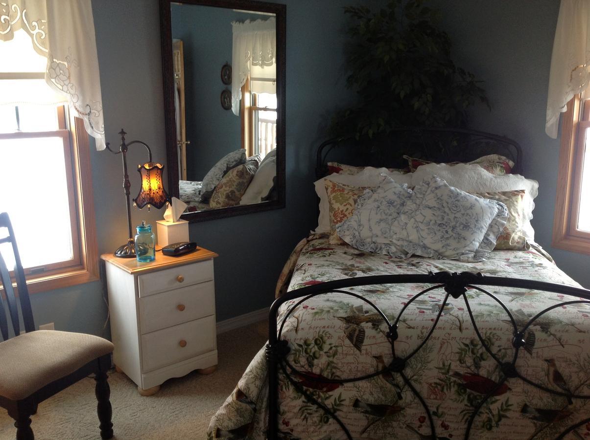 Blue Heron Inn Bed And Breakfast Рексбърг Стая снимка