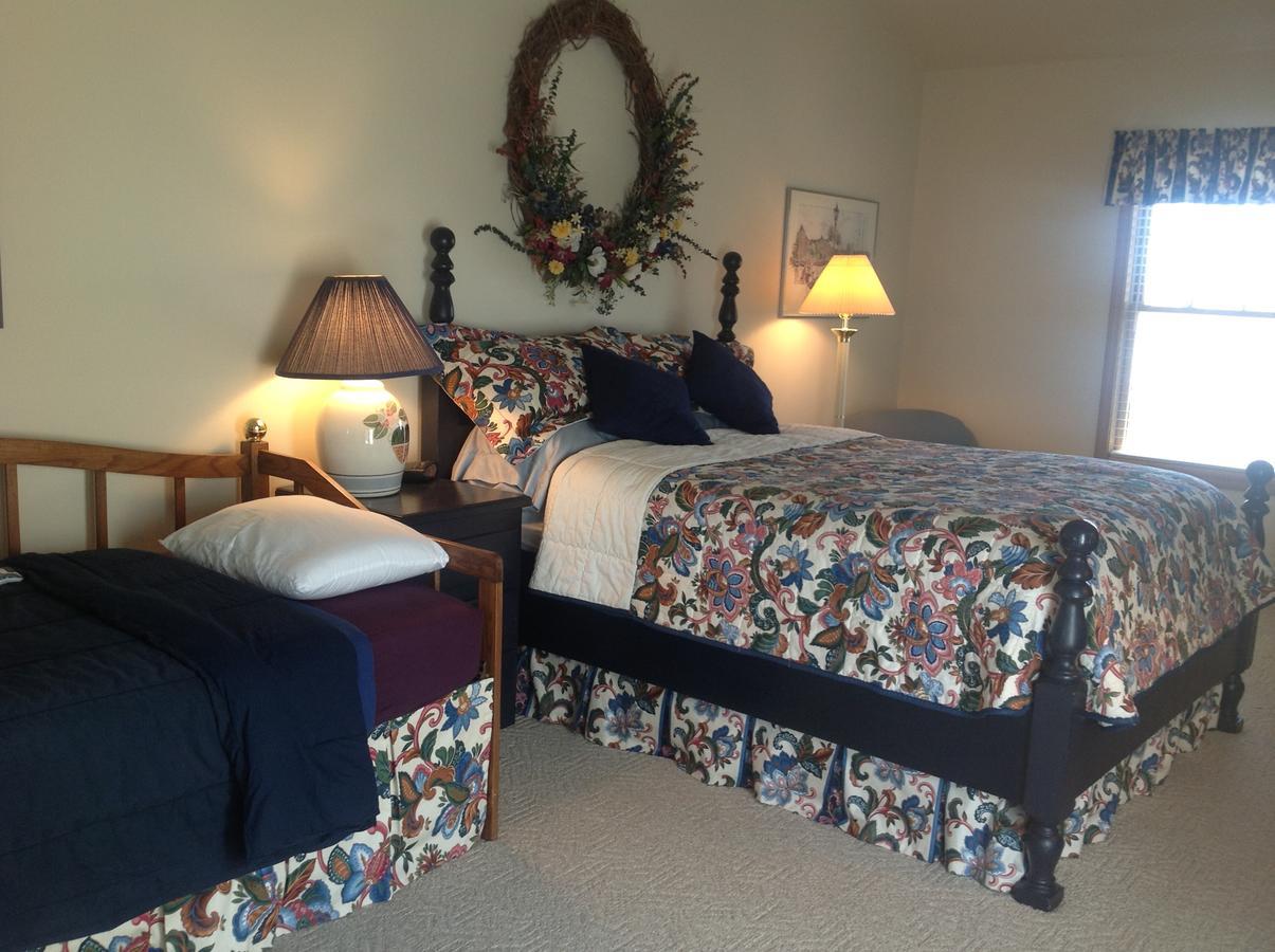 Blue Heron Inn Bed And Breakfast Рексбърг Стая снимка